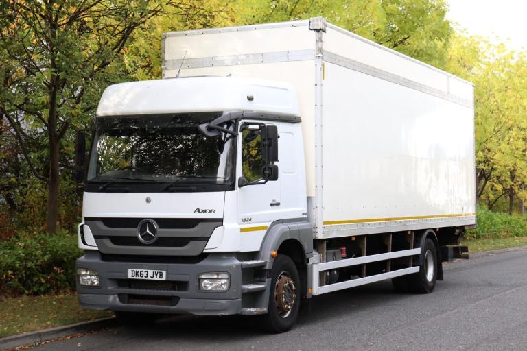 MERCEDES AXOR 1824 MEGASPACE 4X2 28FT GRP BOXVAN (2013)