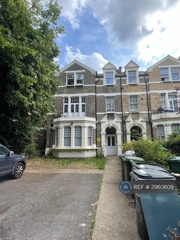 1 bedroom flat in Lewisham Park, London, SE13 (1 bed) (#2960609)