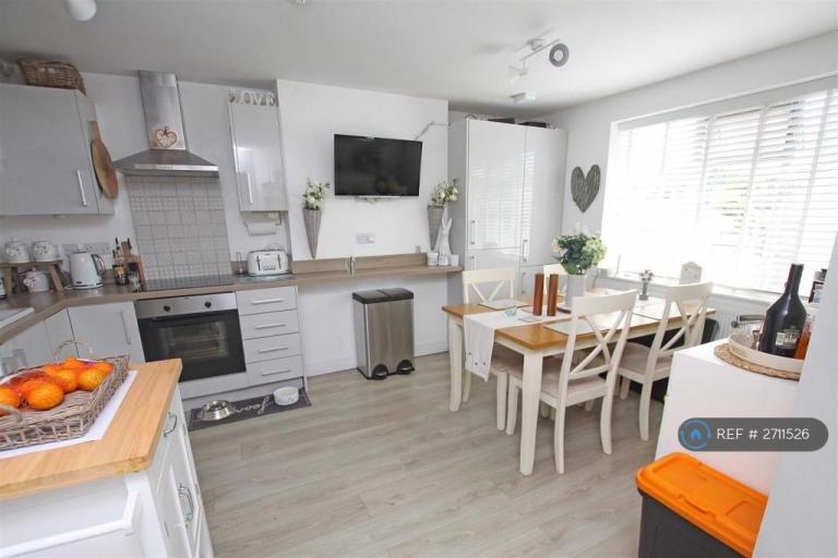 2 bedroom flat in Marie Court, Bournemouth, BH9 (2 bed) (#2711526)