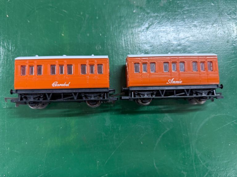 Thomas the Tank - Annie & Clarabel 