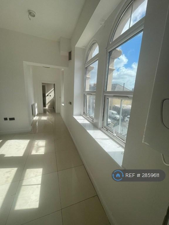 1 bedroom flat in Corporation Road, Newport, NP19 (1 bed) (#2859611)