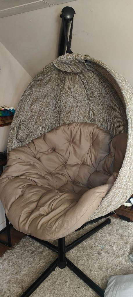 Rattan style Egg Chair with Cushion – like new Condition