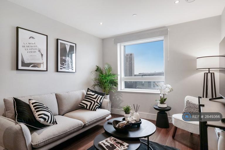 2 bedroom flat in Duckman Tower, London, E14 (2 bed) (#2849366)