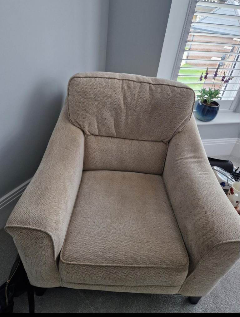 Parker Knoll Armchair – Excellent Condition – Extremely Comfortable