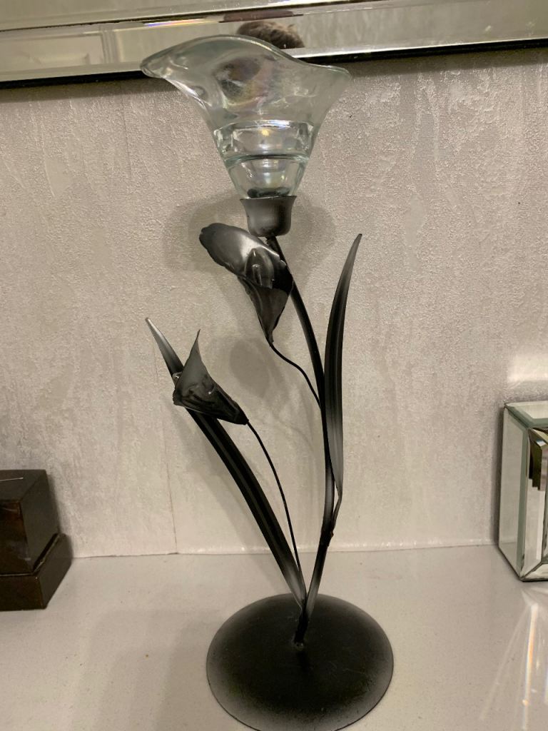 Lovely Silver Metal and Glass Candle Holder-ornament 