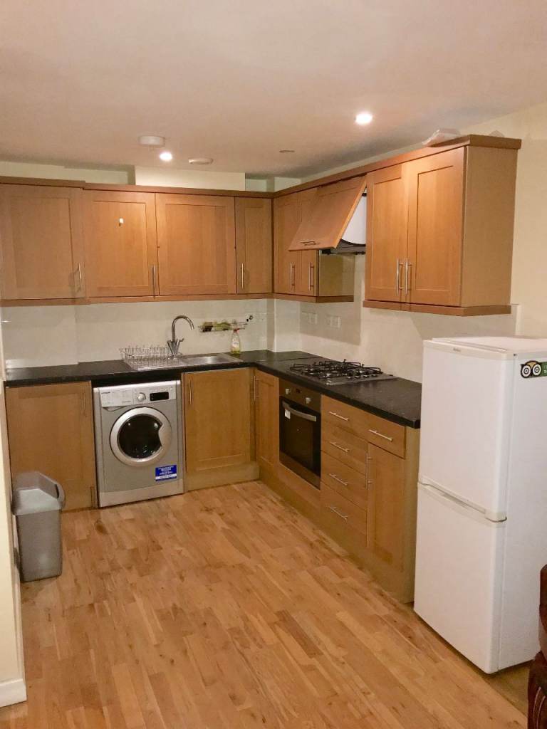 Large One Bed Purpose Built flat to rent in Northwood Hills-PUNAM APARTMENTS
