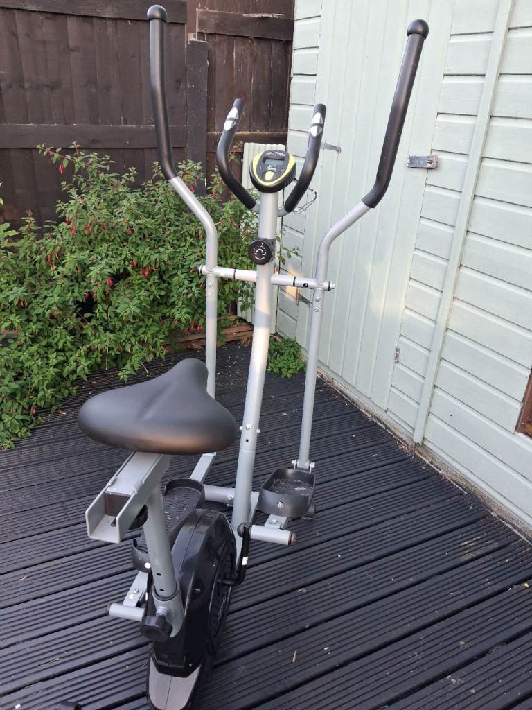 Cross trainer 