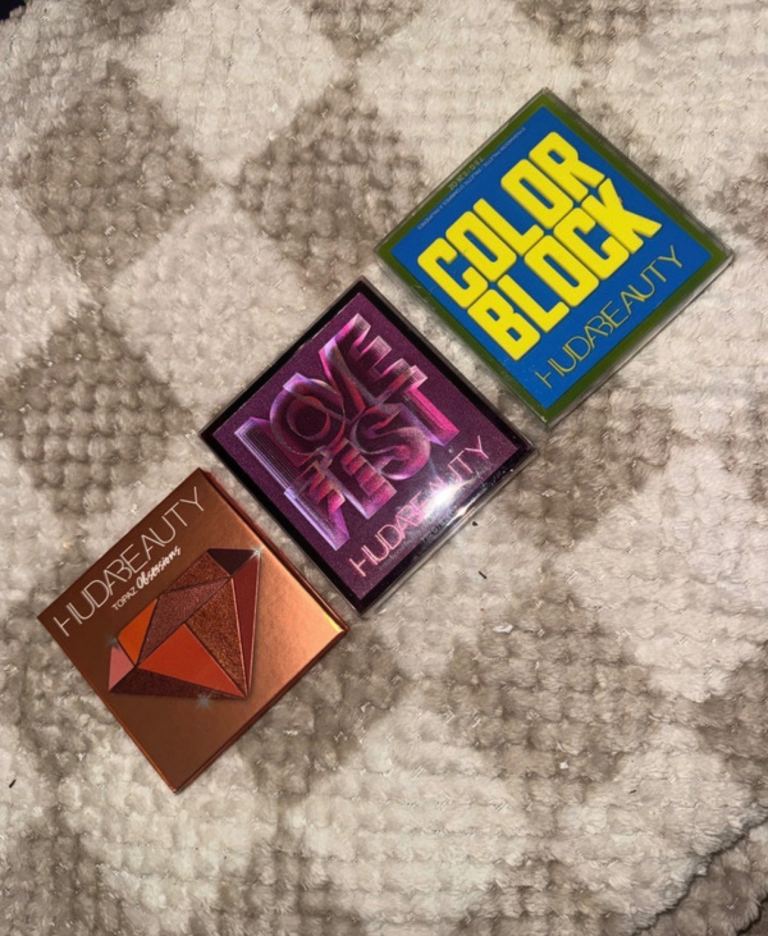 HUDA BEAUTY Eyeshadow Palettes – Multicoloured, Good Condition