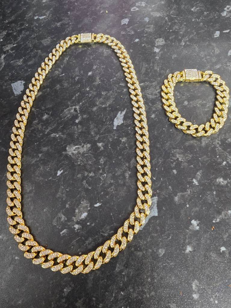 Iced gold tone chain & braclet (Steel)