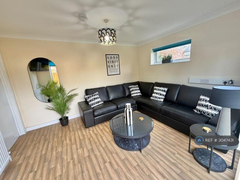 1 bedroom in College Road, Ramsgate, CT11 (#3047431)