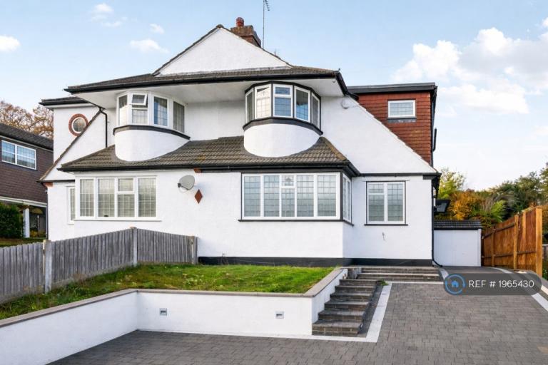 4 bedroom house in Newstead Avenue, Orpington, BR6 (4 bed) (#1965430)