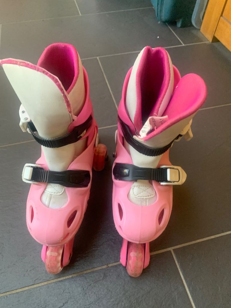 Roller skates 9-12 child size. Free