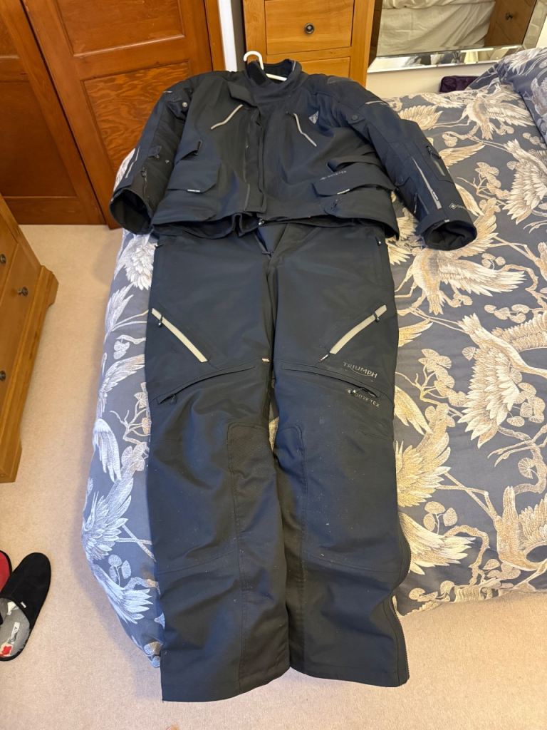 Triumph alpine all season suit 