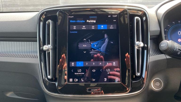 2025 Volvo XC40 2.0 B3P Plus Dark 5dr Auto Petrol Estate Estate Petrol Automatic