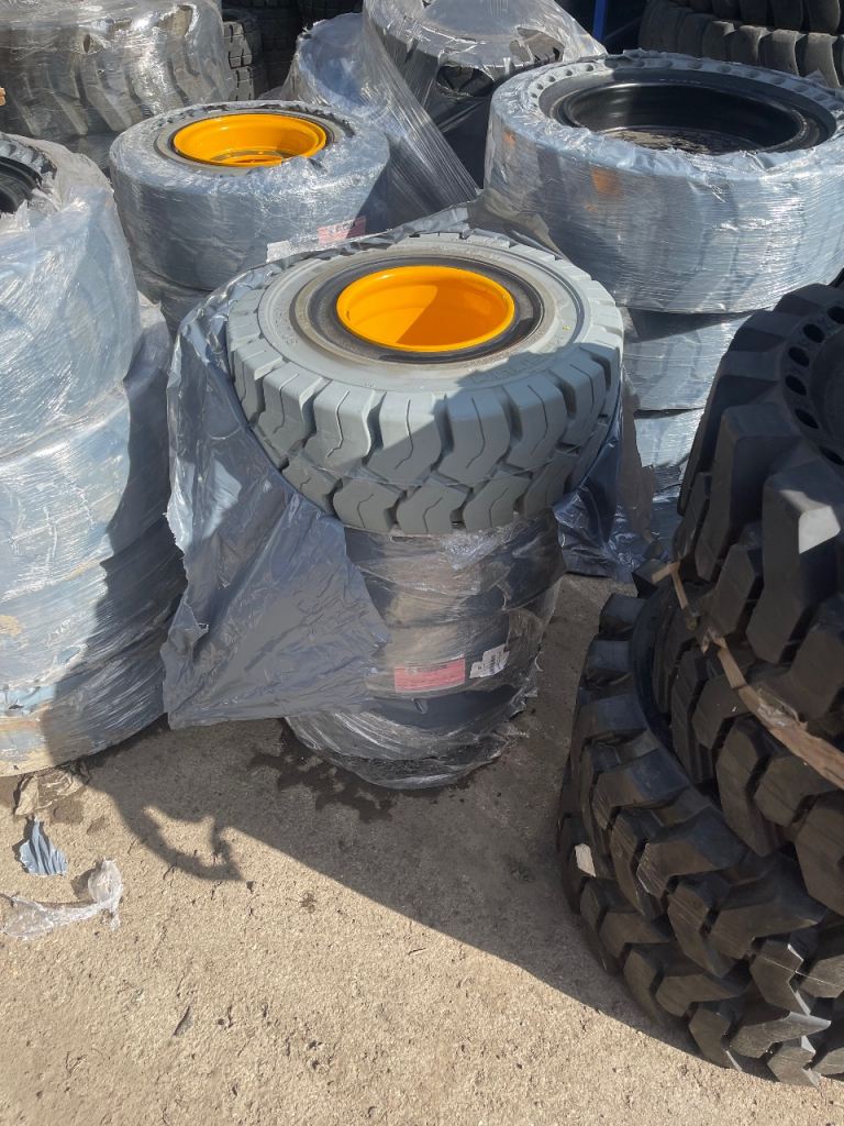 27x10-12 solid tyres and rims 
