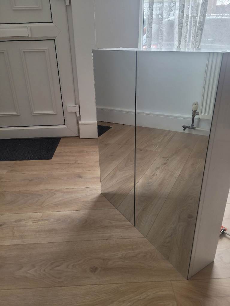 White Bathroom Mirror Cabinet with Internal Shelf – brand new 