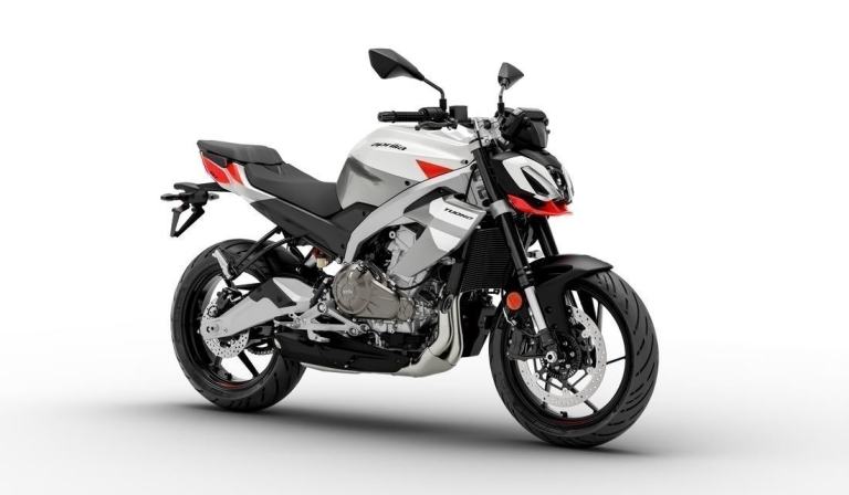 Aprilia Tuono 457, 2025, INCLUDING FREE MOTO ESSENTIAL KIT. 