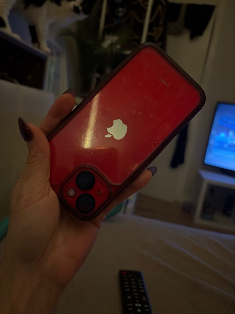 iPhone 14 in red