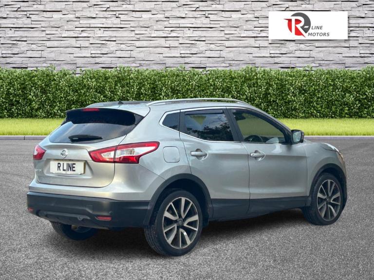 2014 Nissan Qashqai 1.6 dCi Tekna 5dr Xtronic HATCHBACK DIESEL Automatic