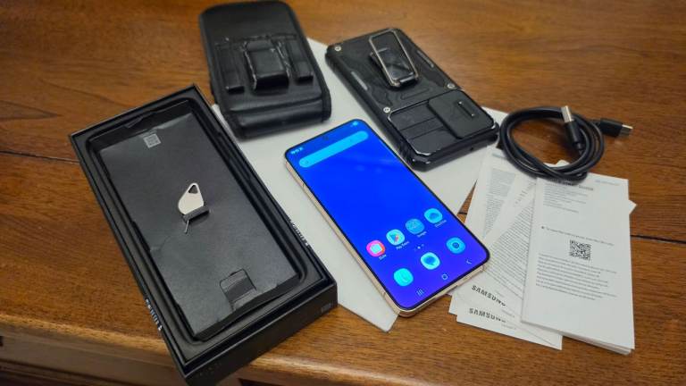 Samsung S22 (immaculate / as new) 128GB