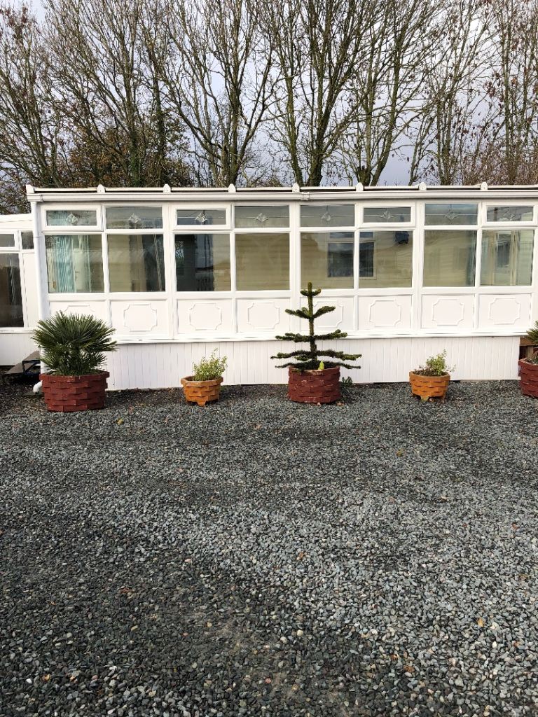 OFF SITE pemberton park lane caravan new boiler new carpets 39x14