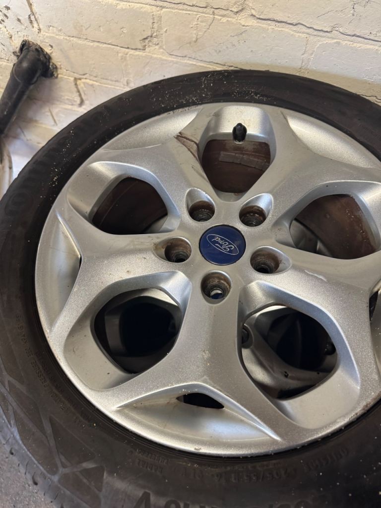 St alloys good continental tyres bonnet bra and bull bar all off transit connect