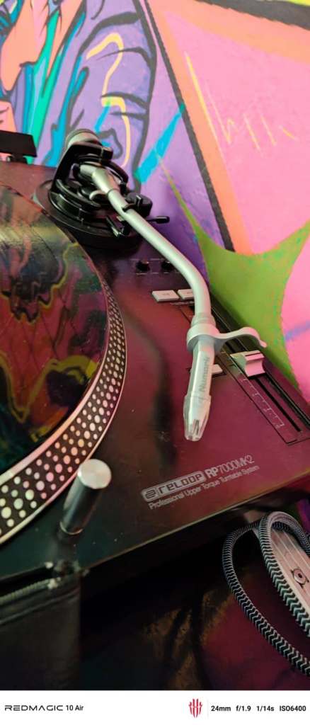 reloop 7000mkii and vestax mixer