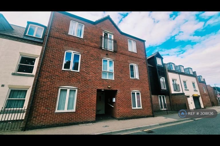 2 bedroom flat in Double St, Spalding, PE11 (2 bed) (#3018136)