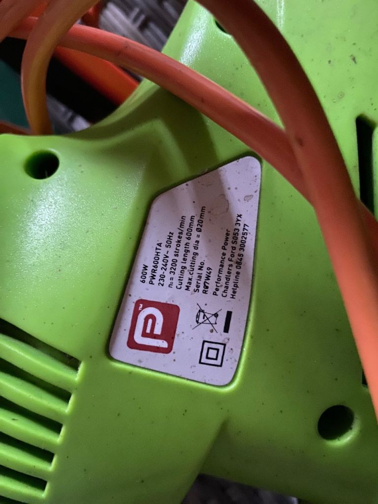 Hedge trimmers 