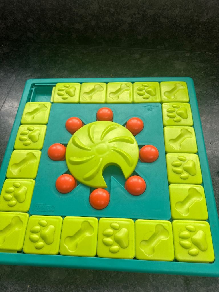 Level 4 interactive dog puzzle 