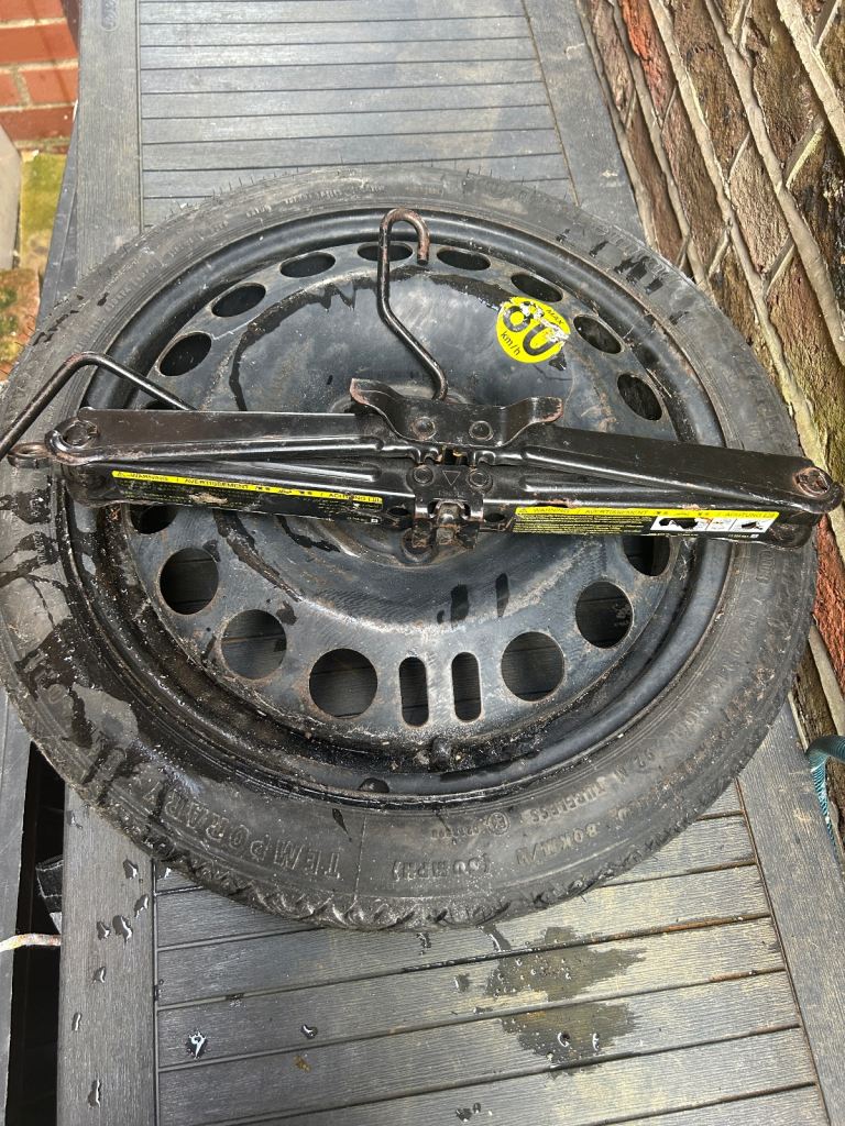 Spare Tyre and Jack T115/70 R16