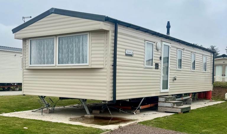 Static caravan Willerby seasons on site with fees paid 
