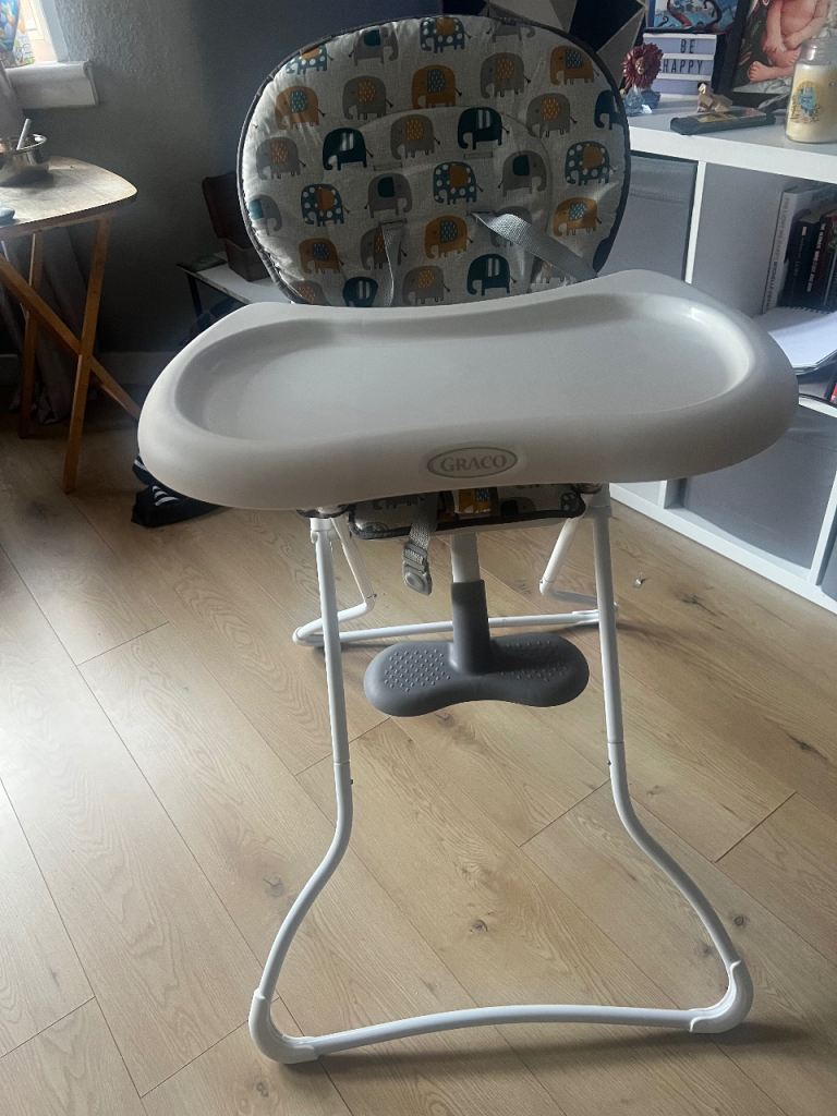 Graco Baby High Chair with Elephant Print Cushion