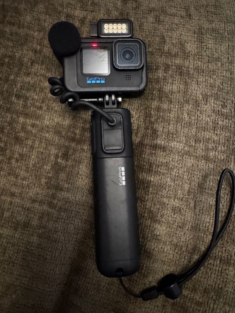 GoPro Hero 11 Black creator edition  
