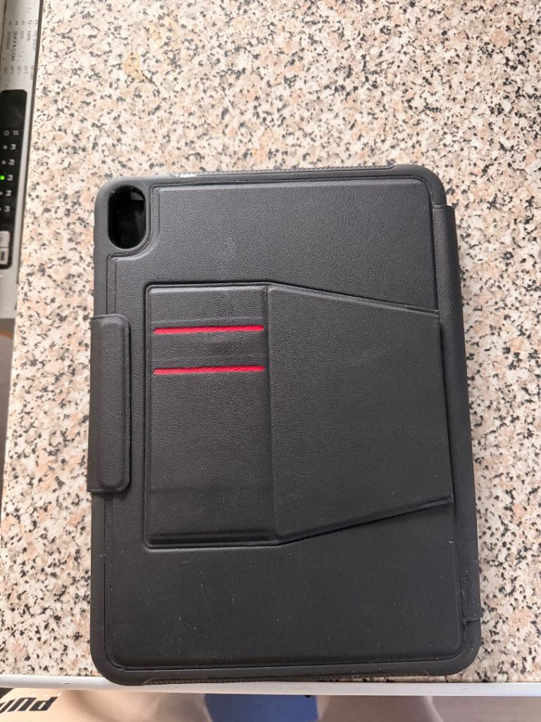 Apple iPad (A16) covers