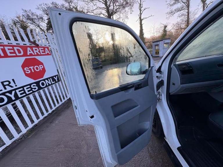 2014 Volkswagen Transporter Transporter T32 Startline TDI BlueMotion Technology Crew Cab DIESEL M...