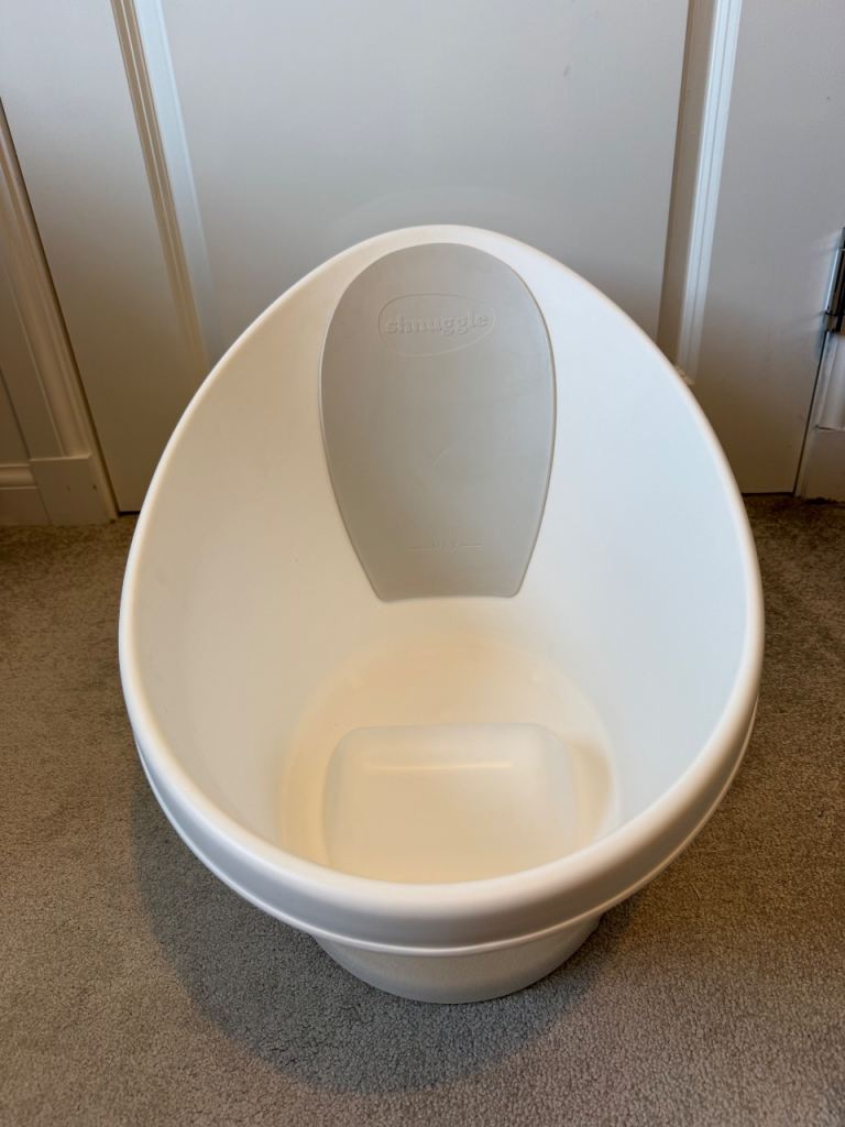 Shnuggle Baby Bath Tub - White, As Good As New