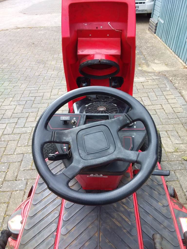 Garden tractor mower