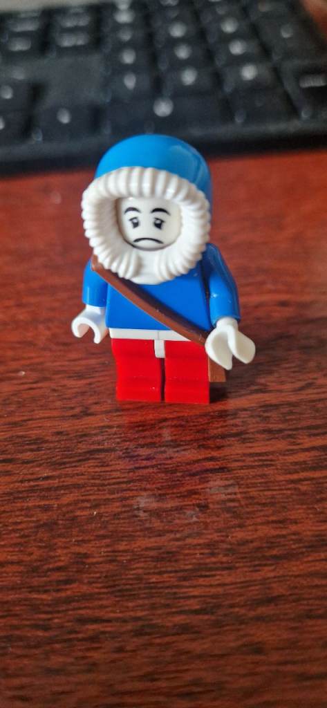 LEGO MINIFIGURE. No 4. EXCELLENT CONDITION. 