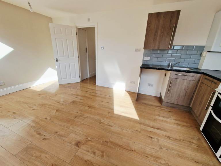 Newly converted two-bedroom top-floor flat, Bensham Manor Road, CR7 (2 Bed)