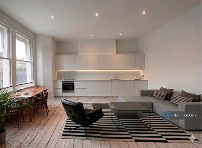 2 bedroom flat in Queen's Park, London, NW6 (2 bed) (#2903177)