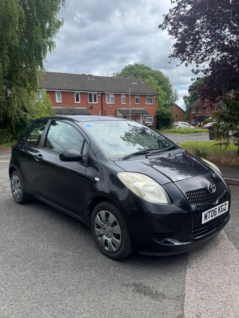 Toyota Yaris 1.0 petrol cheap reliable low miles!!!!!!!!