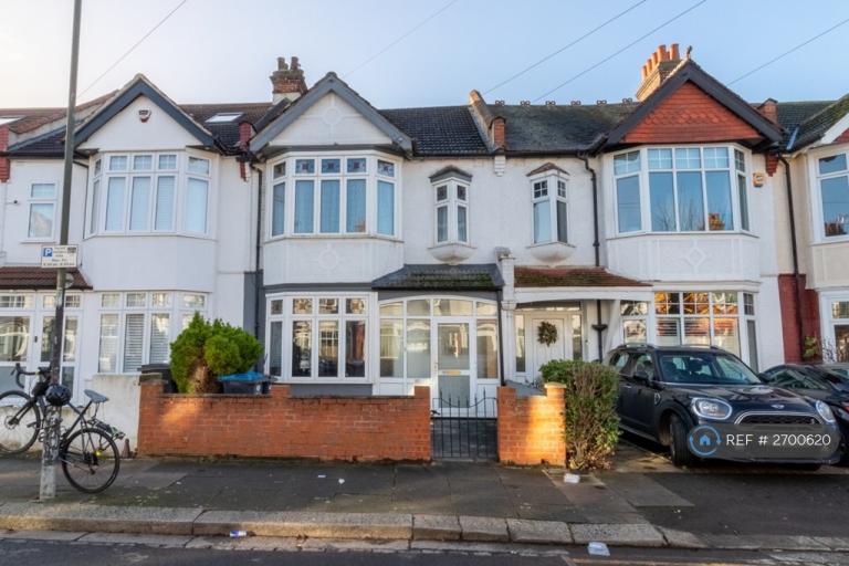 1 bedroom in Melrose Avenue, Mitcham, CR4 (#2700620)