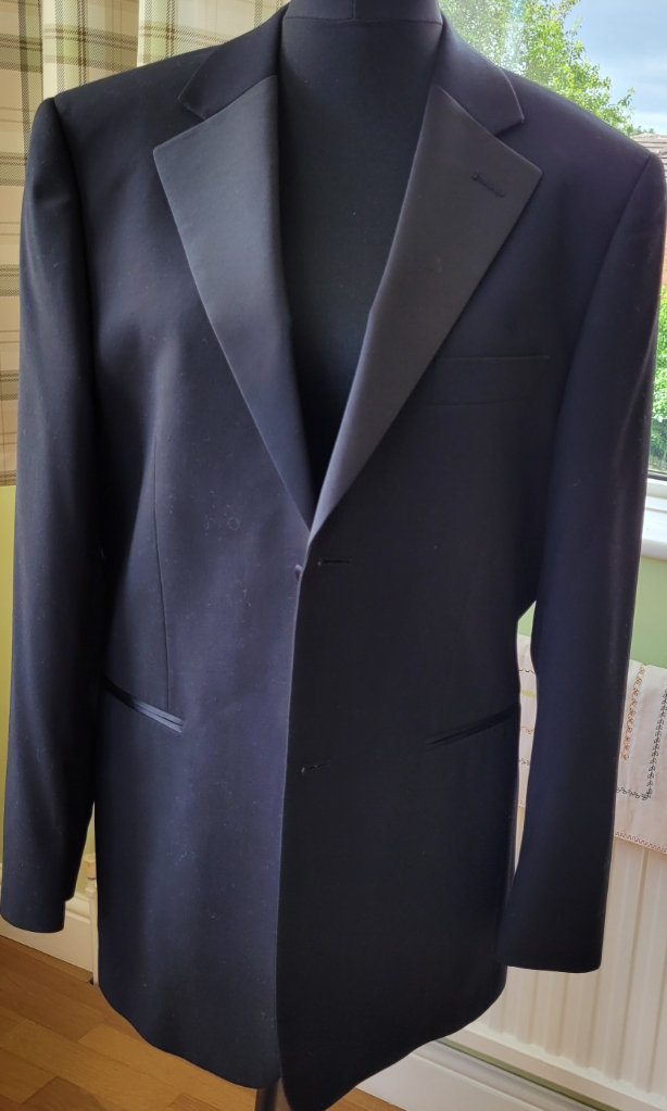 Taylor & Wright Evening suit   Coat 40". Trousers 34"\31" inside leg