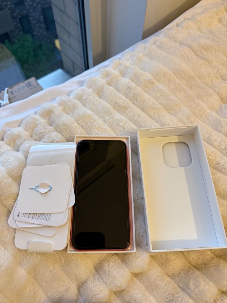 iPhone XR 64GB – Excellent Condition 
