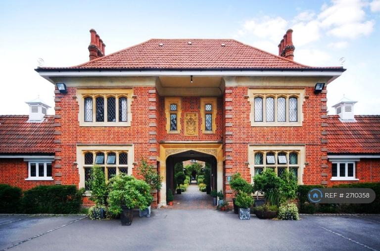 3 bedroom flat in Windsor Forest Court, Ascot, SL5 (3 bed) (#2710358)