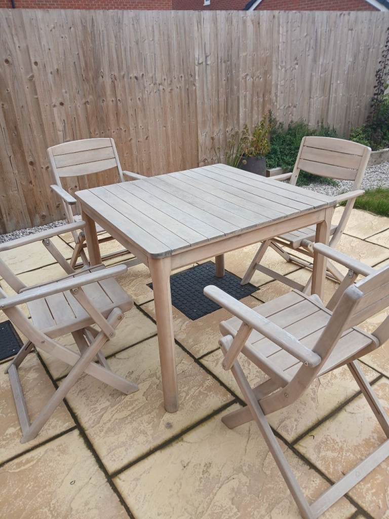 Wooden Garden Table and 4 Folding Chairs Set