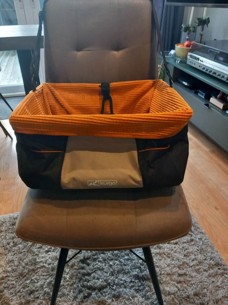 Dog safety Travel Basket 