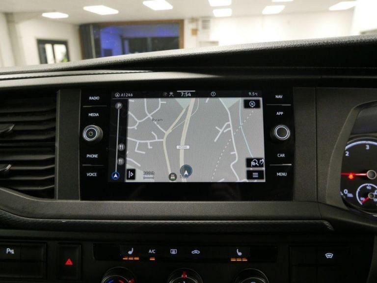 72 VW TRANSPORTER T30 2.0 TDI 150 BHP HIGHLINE DSG AUTO KOMBI 5 SEATER ( NO VAT)