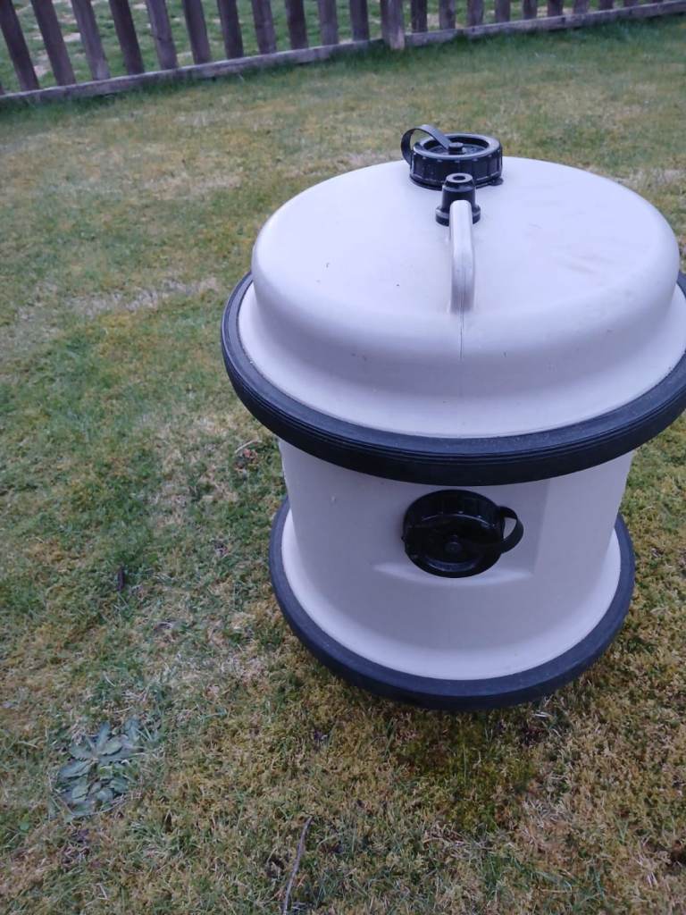 Used aquaroll 40l tank for sale 